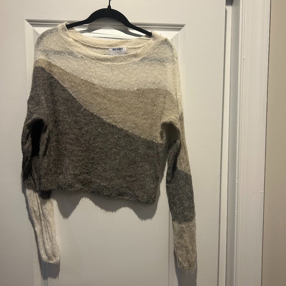 Old Navy Cream, Tan, and grey sweater - Size Medium